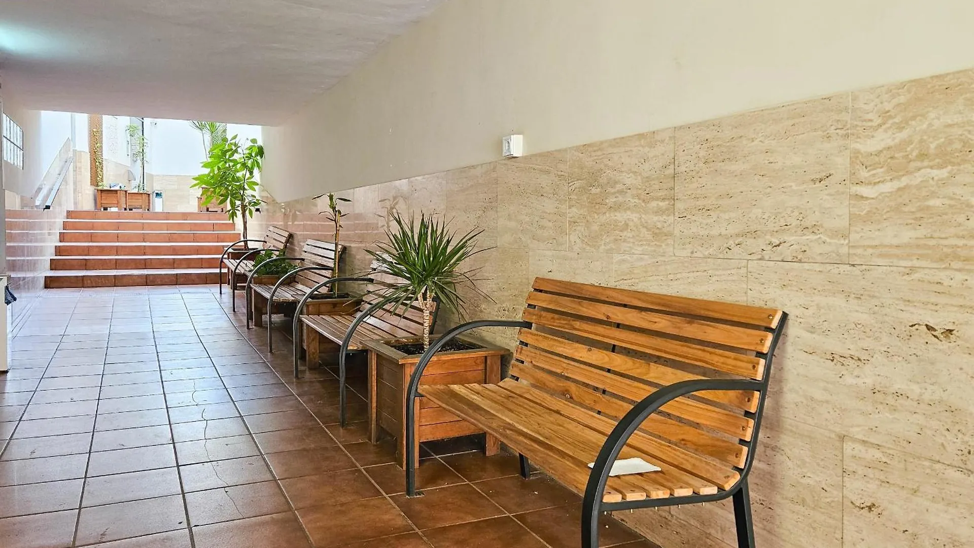 Two Bed Apartment In Malaga City Centre Ισπανία