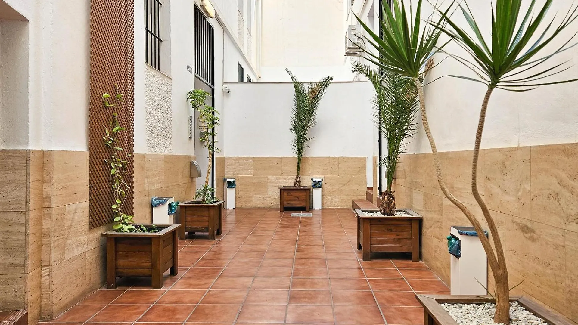 Two Bed Apartment In Malaga City Centre 0*,  Ισπανία