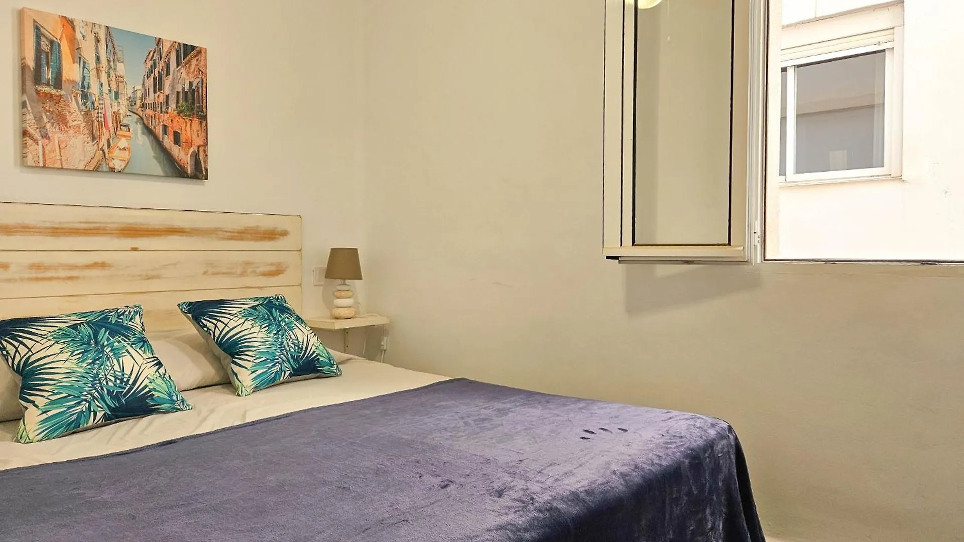 Two Bed Apartment In Malaga City Centre 0*,  Ισπανία