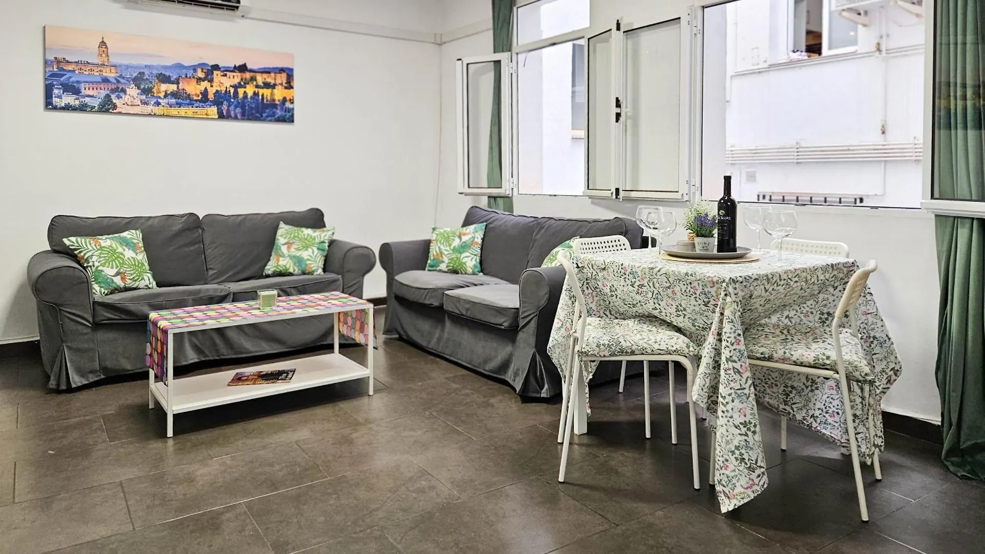 Two Bed Apartment In Malaga City Centre Ισπανία